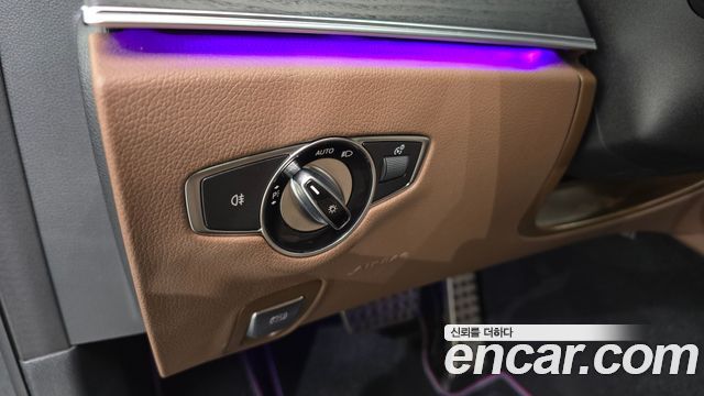 Mercedes-Benz E-Class 2023 — photo 28
