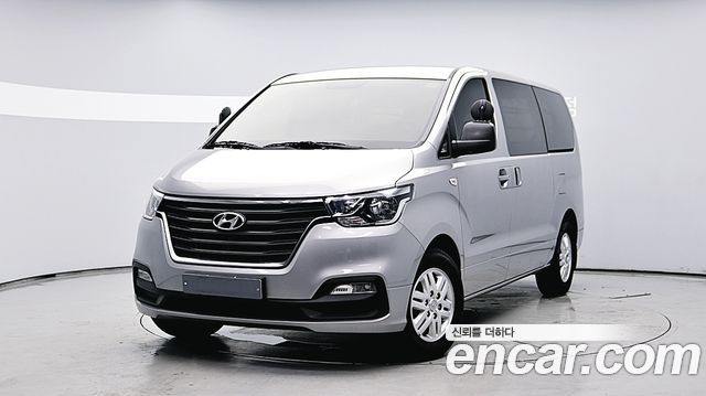 Hyundai Starex 2021 — photo 1