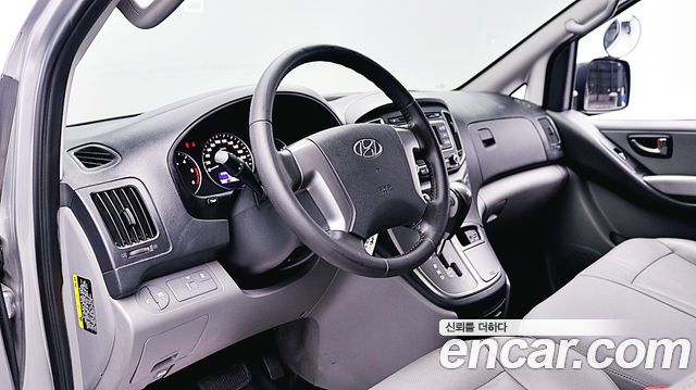 Hyundai Starex 2021 — photo 12