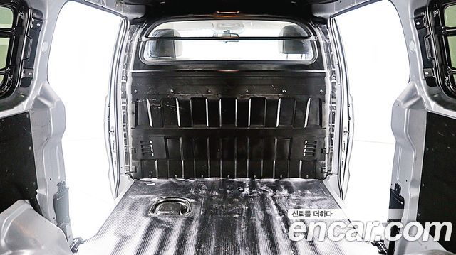 Hyundai Starex 2021 — photo 15