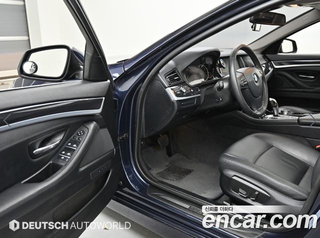 BMW 5-Series 2014 — photo 11