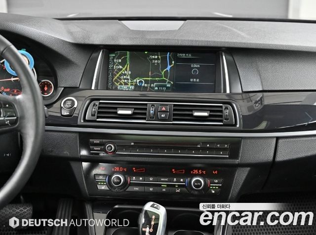 BMW 5-Series 2014 — photo 14
