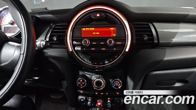 Mini Cooper 2015 — photo 16