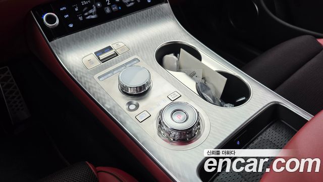 Genesis GV70 2025 — photo 12