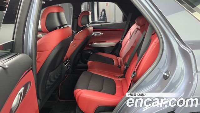 Genesis GV70 2025 — photo 18