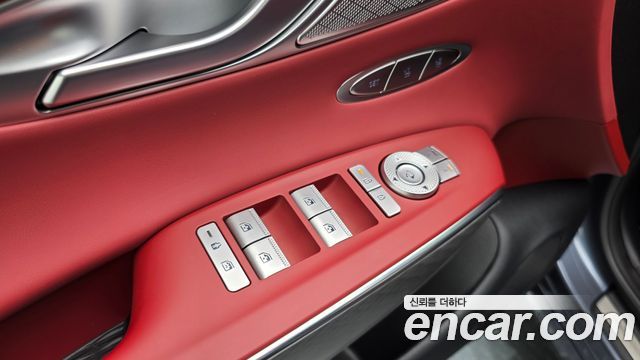 Genesis GV70 2025 — photo 27