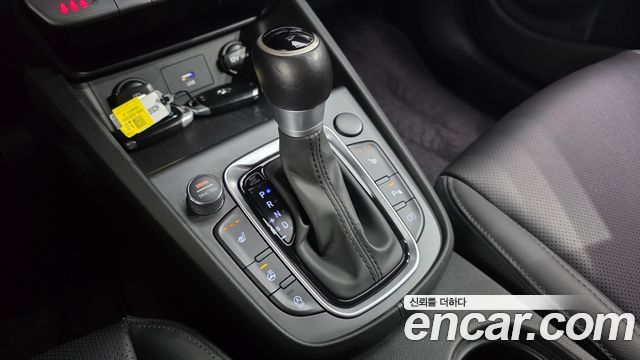 Hyundai Kona 2023 — photo 9