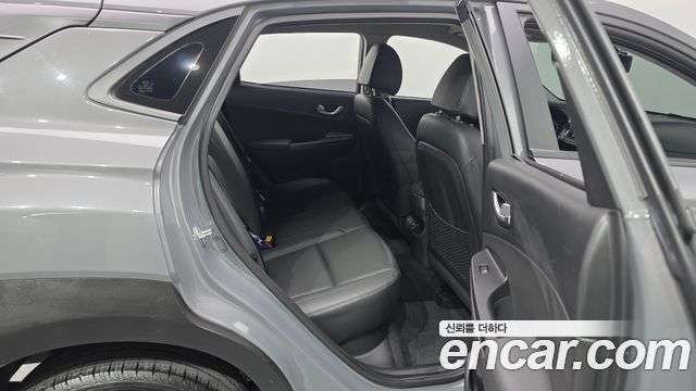 Hyundai Kona 2023 — photo 11