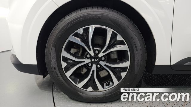 Kia Canival 2021 — photo 5