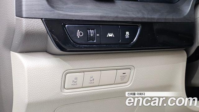 Kia Canival 2021 — photo 17