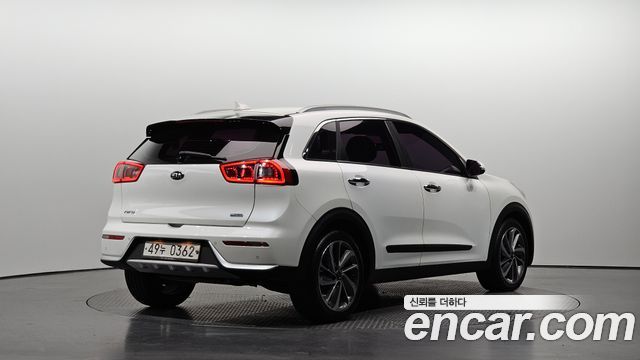 Kia Niro 2017 — photo 2
