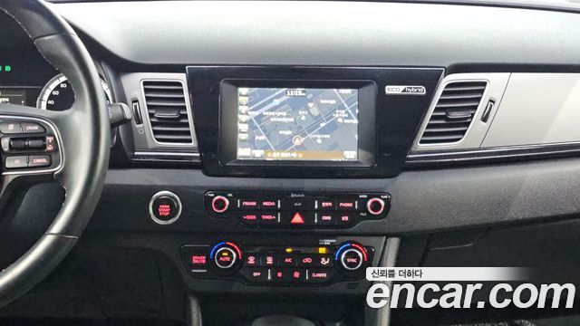 Kia Niro 2017 — photo 20