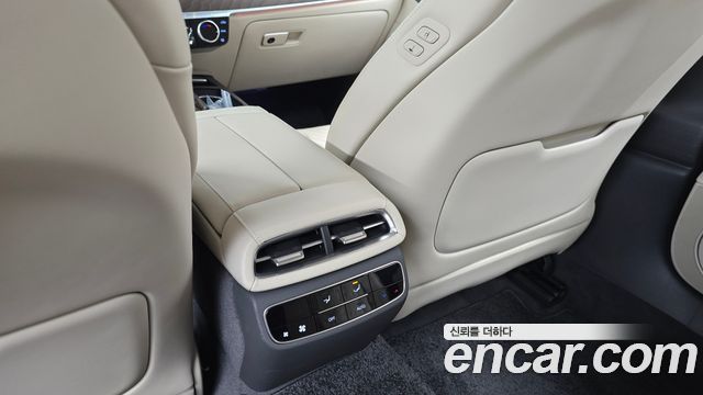 Genesis G80 2022 — photo 31