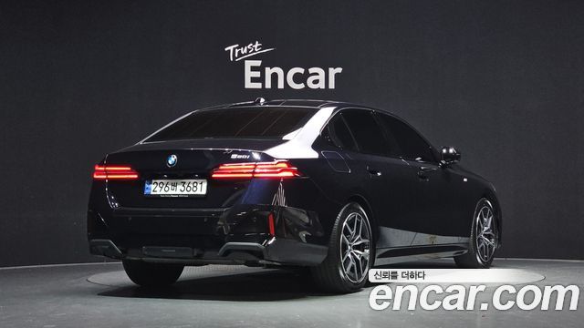 BMW 5-Series 2024 — photo 2