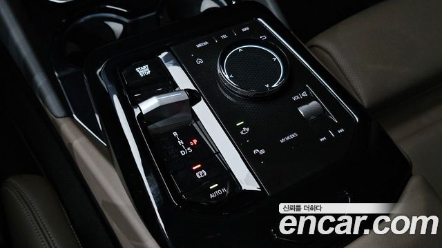 BMW 5-Series 2024 — photo 12