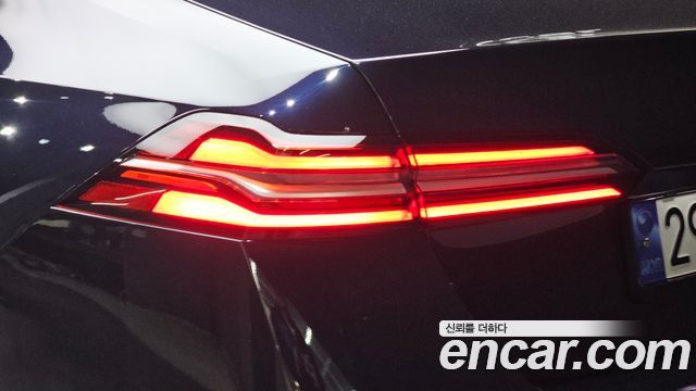 BMW 5-Series 2024 — photo 9