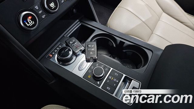 Land Rover Discovery 2020 — photo 12