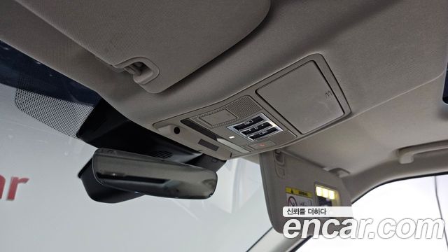 Land Rover Discovery 2020 — photo 23