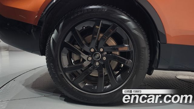 Land Rover Discovery 2020 — photo 7