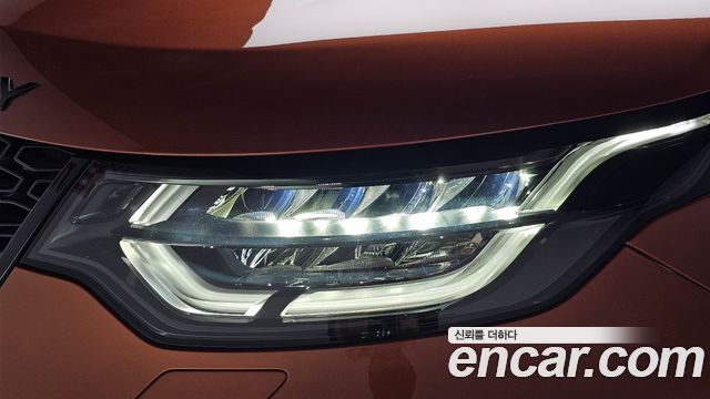 Land Rover Discovery 2020 — photo 8