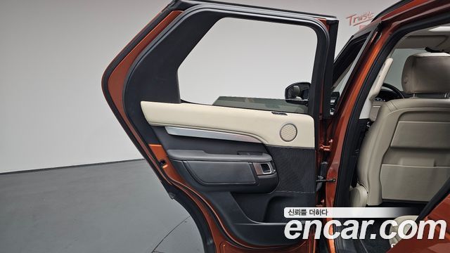 Land Rover Discovery 2020 — photo 15