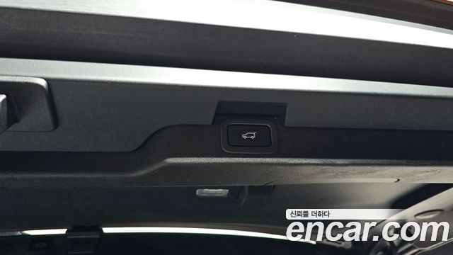 Land Rover Discovery 2020 — photo 27