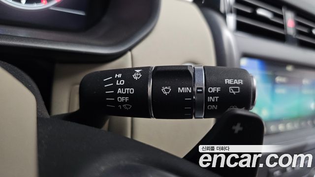 Land Rover Discovery 2020 — photo 32