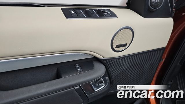 Land Rover Discovery 2020 — photo 34