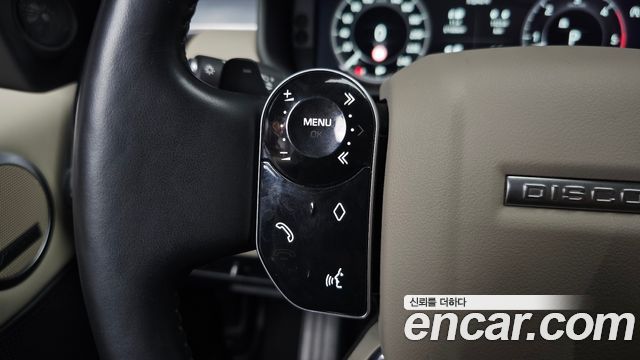 Land Rover Discovery 2020 — photo 36