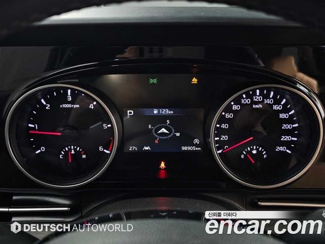 Kia Canival 2023 — photo 8