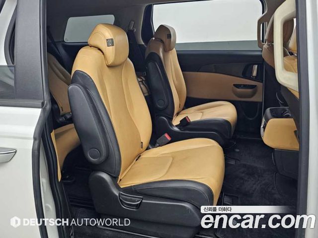Kia Canival 2023 — photo 12