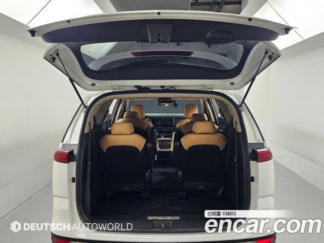 Kia Canival 2023 — photo 19