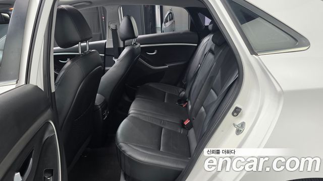 Hyundai i30 2012 — photo 12