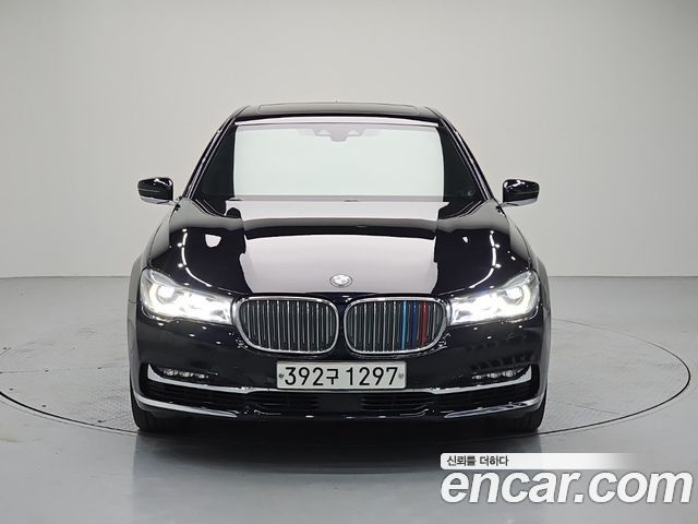 BMW 7-Series 2017 — photo 2