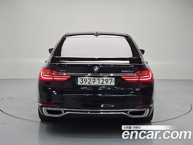 BMW 7-Series 2017 — photo 3
