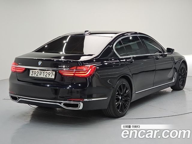 BMW 7-Series 2017 — photo 4