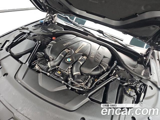 BMW 7-Series 2017 — photo 5