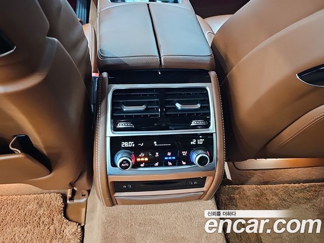 BMW 7-Series 2017 — photo 15