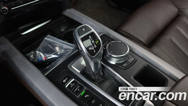 BMW X5 2018 — photo 9