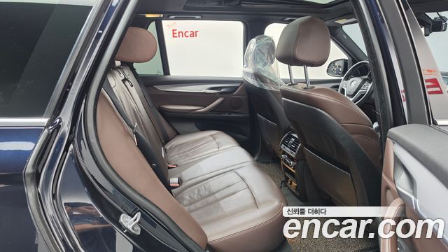 BMW X5 2018 — photo 11