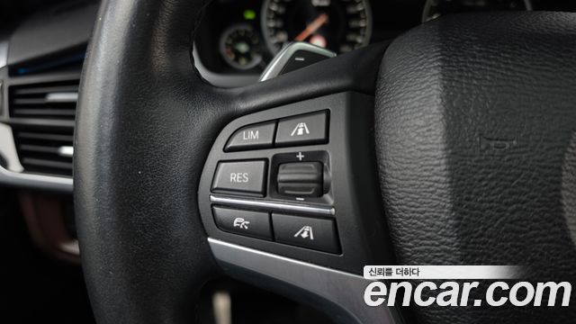 BMW X5 2018 — photo 16