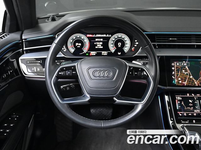 Audi A8 2021 — photo 13