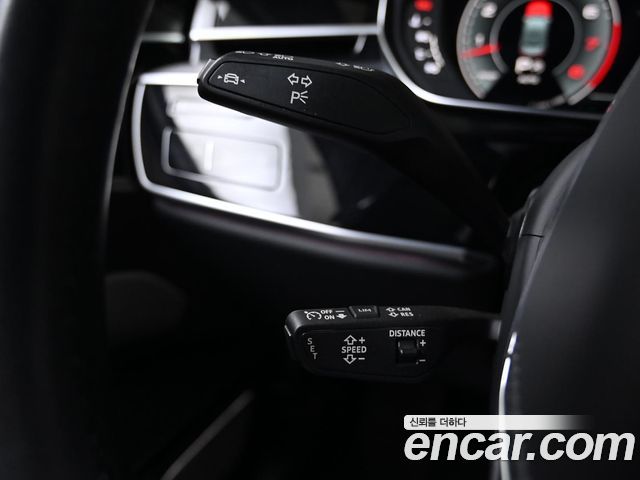 Audi A8 2021 — photo 14