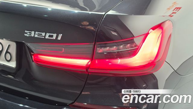 BMW 3-Series 2022 — photo 9