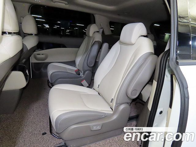 Kia Canival 2025 — photo 7