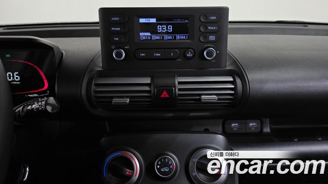 Hyundai Casper 2023 — photo 31