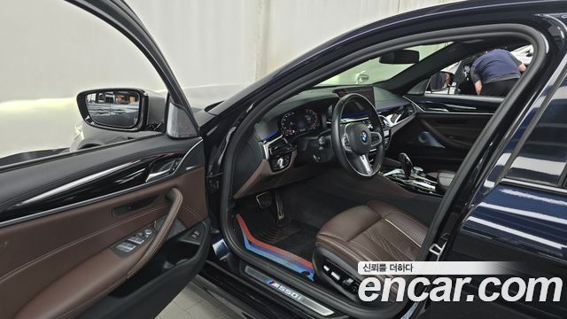 BMW 5-Series 2022 — photo 13