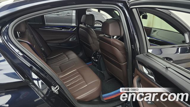 BMW 5-Series 2022 — photo 17