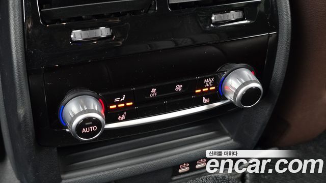 BMW 5-Series 2022 — photo 29