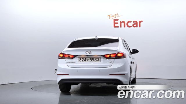Hyundai AVANTE 2018 — photo 4